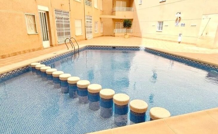 Španělsko, Torrevieja - městský penthouse s bazénem