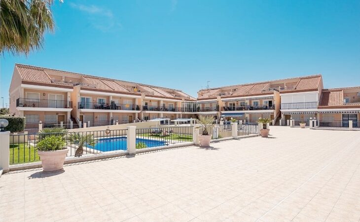 Španělsko, Playa de Carabassi, komfortní apartmín s velkou terasou a bazénem, u letiště Alicante