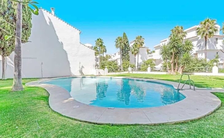 Španělsko, Riviera del Sol: zrekonstruovaný apartmán s bazénem a výhledem na moře