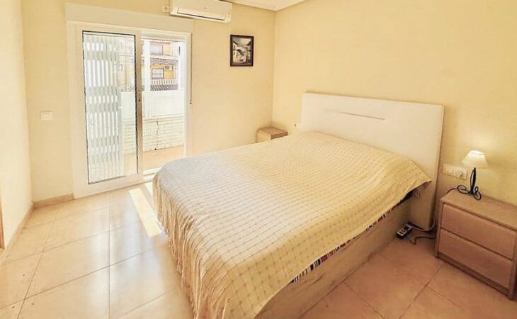 Španělsko, Torrevieja: prostorný dům s terasami