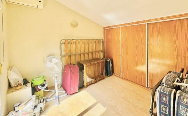 Španělsko, Torrevieja: prostorný dům s terasami