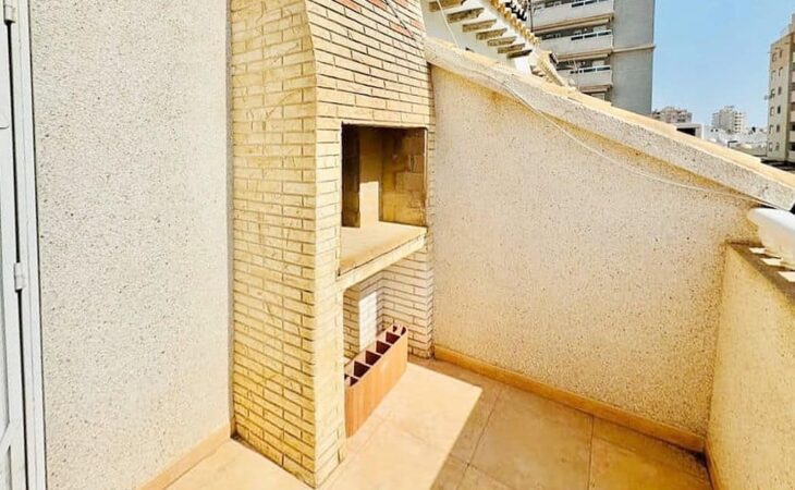 Španělsko, Torrevieja: prostorný dům s terasami